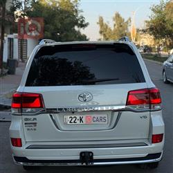 تۆیۆتا لاند کروزەر